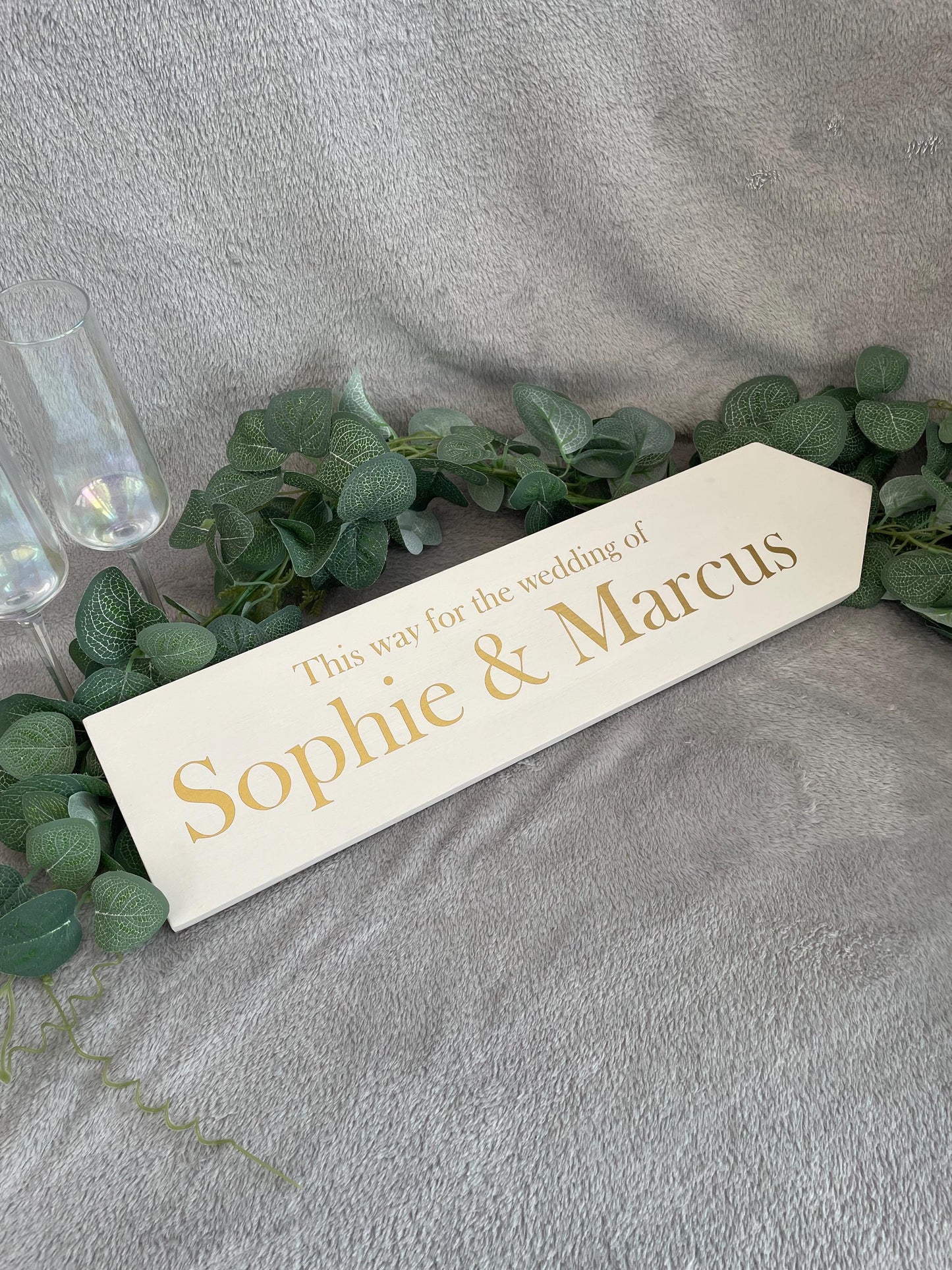 Personalised NEUTRAL wooden event direction sign.