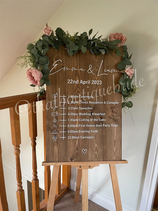 Wooden wedding order of the day, wedding on the day sign.