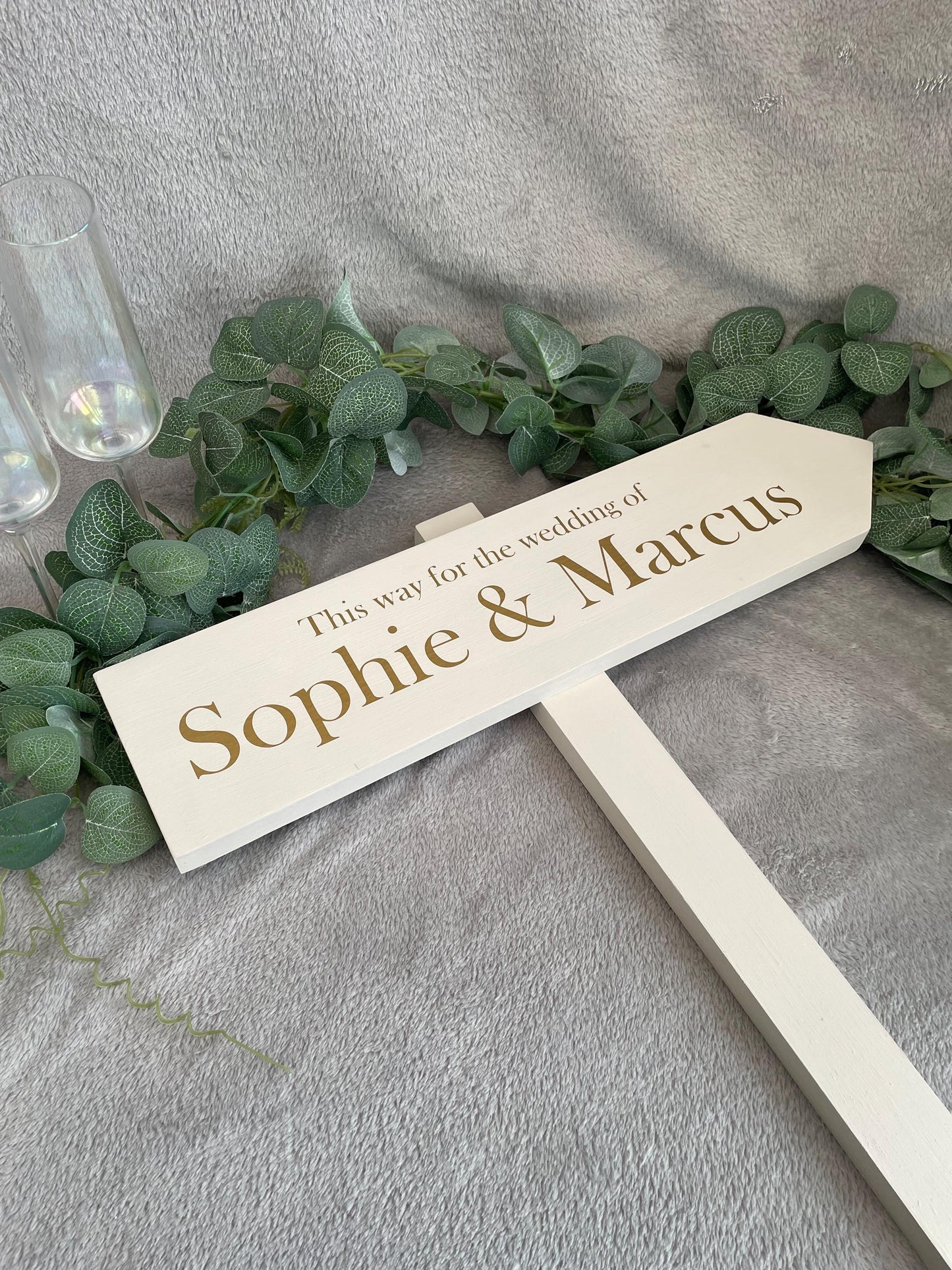 Personalised NEUTRAL wooden event direction sign.