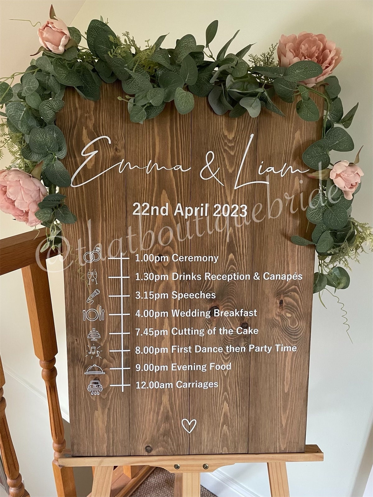 Wooden wedding order of the day, wedding on the day sign.